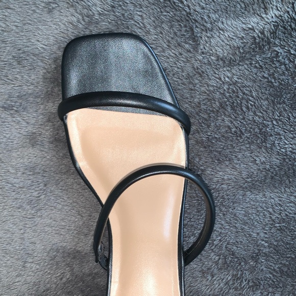 Black Heels - Picture 3 of 5